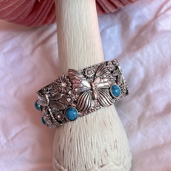 Boho Gypsy Sisters Jewelry - Nevadab Silver plated Butterfly cuff style bracelet 🦋🤍